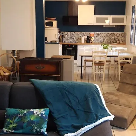 Holiday home Maison Chaleureuse Avec Insert En Campagne