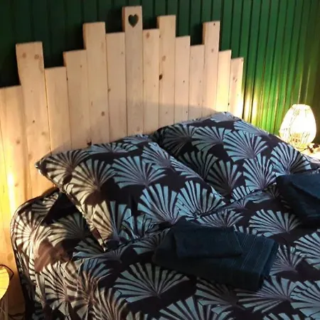 Maison Chaleureuse Avec Insert En Campagne